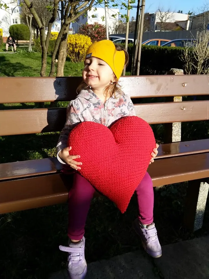 How to crochet a heart – 9