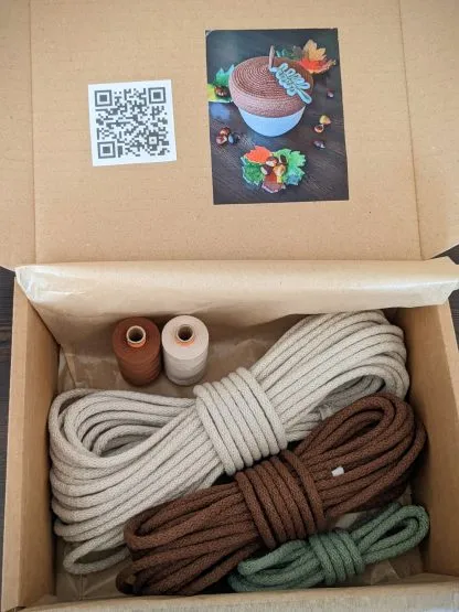 DIY set for a sewn acorn-shaped basket