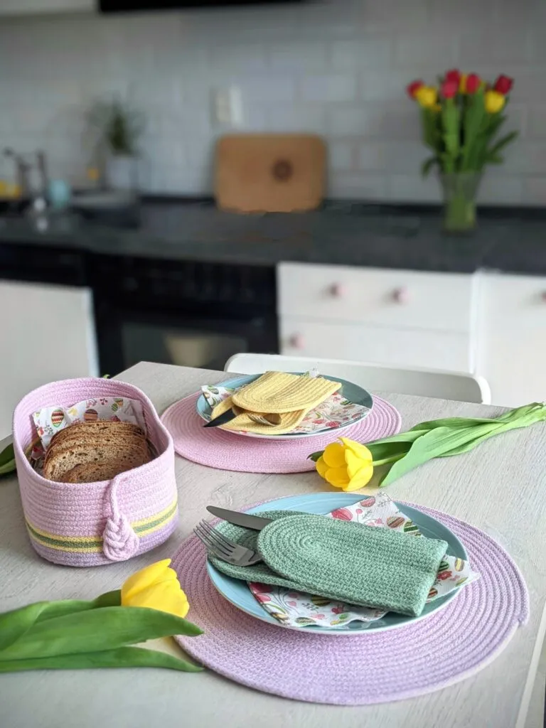 Sewn placemat made from sewing cord – 4