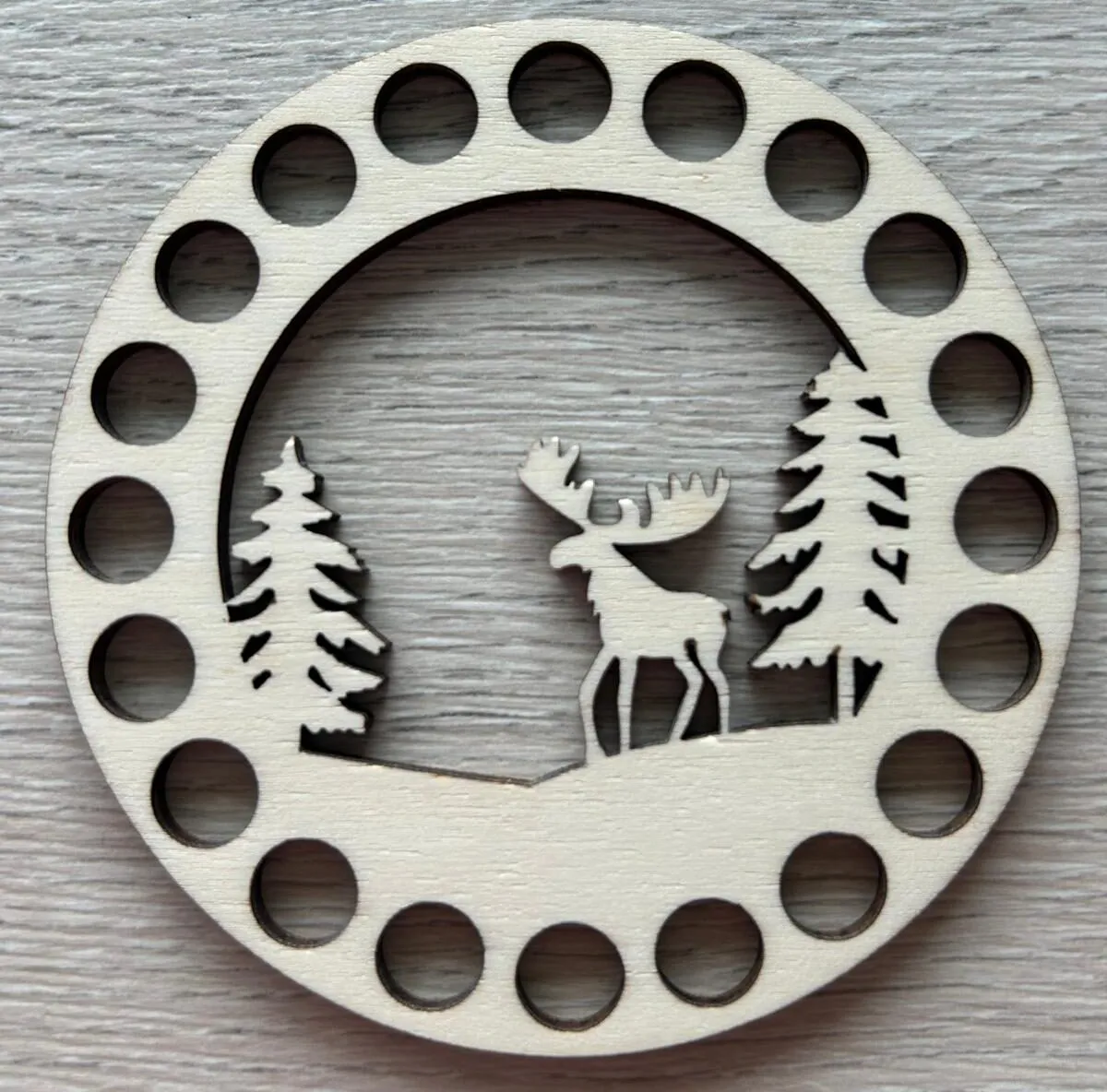 Drevený podstavec 10cm Jelenček