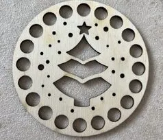 Drevený podstavec 10cm Sob Stromček