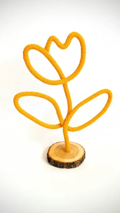 DIY set for making single-colour wire and cord flowers on a wooden disc – 2 pcs