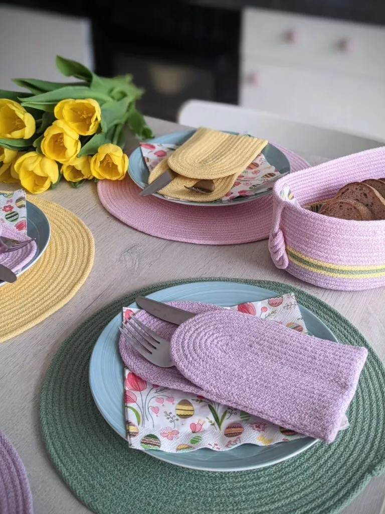 Sewn placemat made from sewing cord – 2