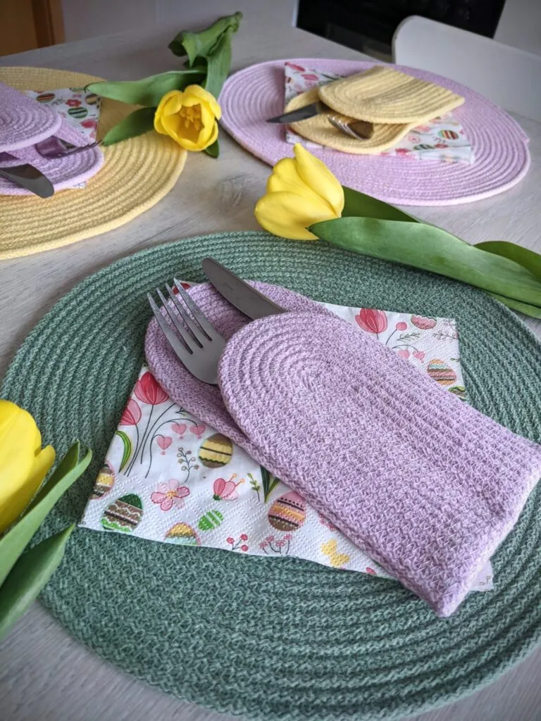 Sewn placemat made from sewing cord – 3