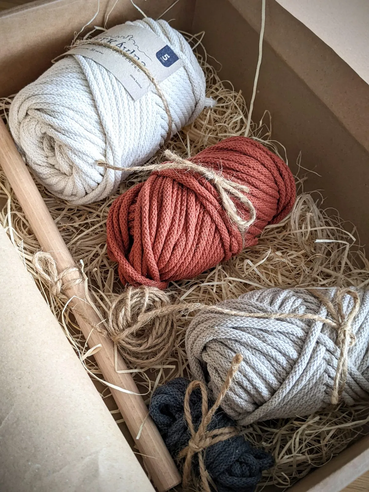 DIY set for making a macramé decoration – Fox