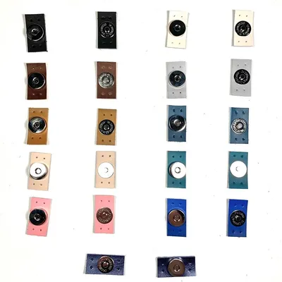 Leather buckle with magnetic fastening