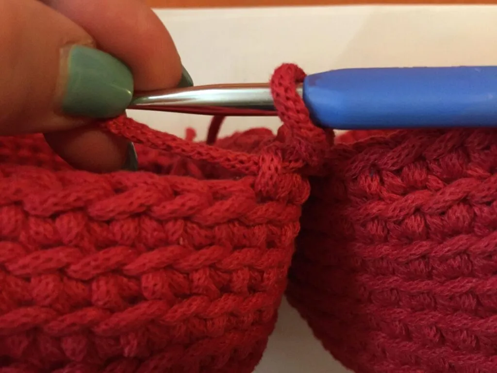 How to crochet a heart – 5