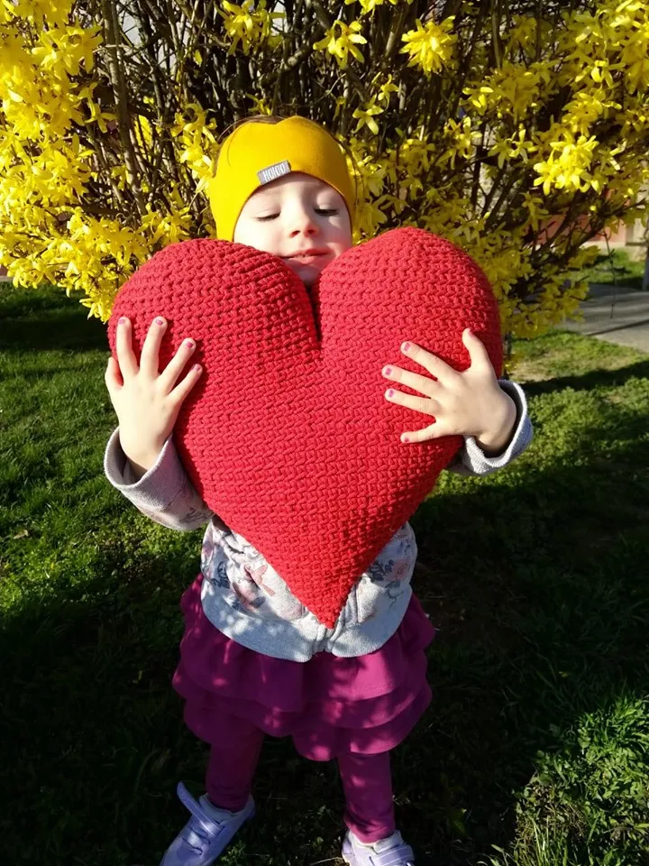 How to crochet a heart – 8