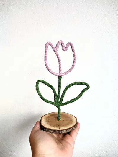DIY set for making two-colour wire and cord flowers on a wooden disc – 2 pcs
