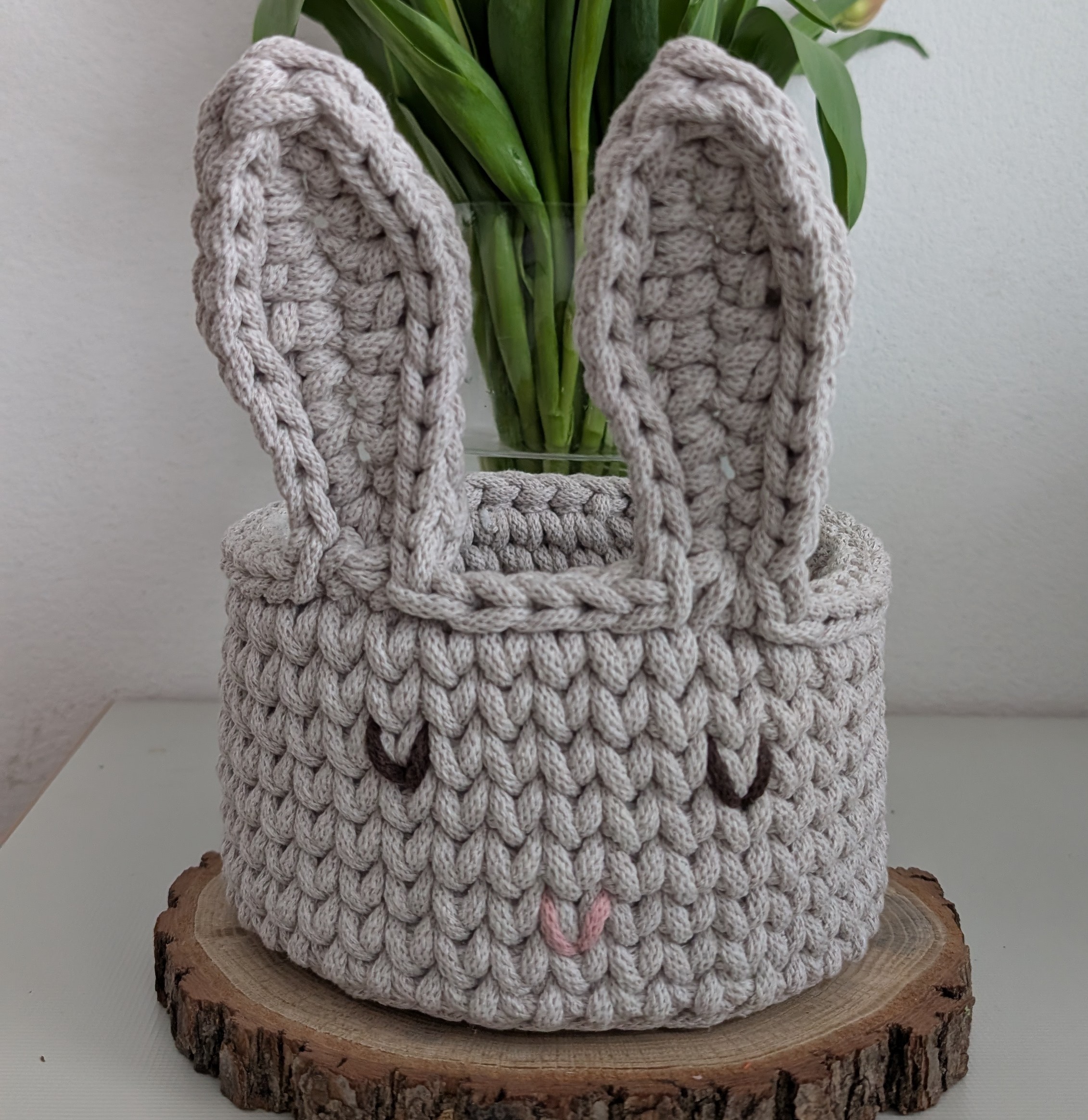 Crochet Bunny basket - tutorial